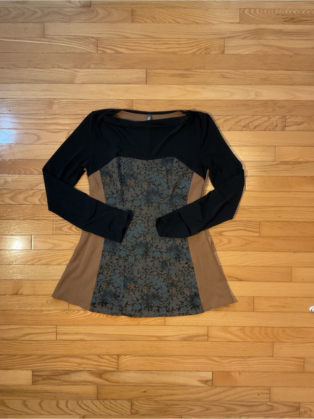 Kolontaï Black & Brown Panelled Long-Sleeve Tunic